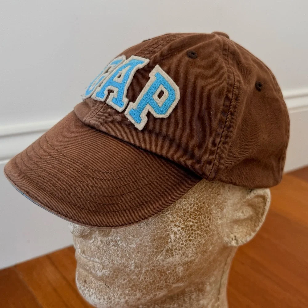GAP Kids Boys Baseball Cap GAP Logo Appliqué Hat Brown Blue Cream Patch Size S/M